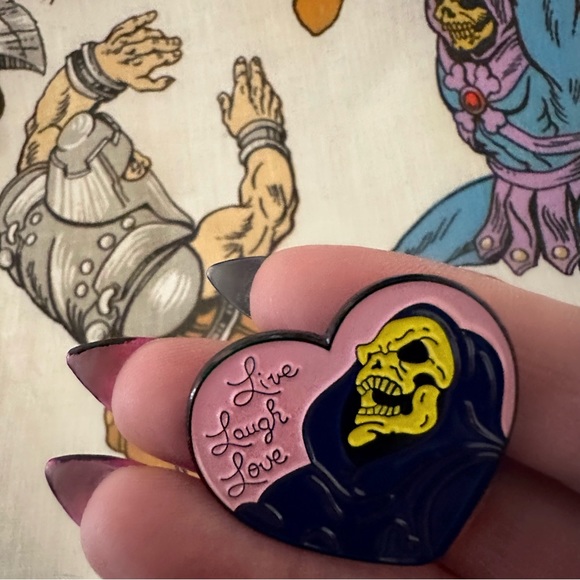 Accessories - New Live Laugh Love Skeletor Enamel Pin